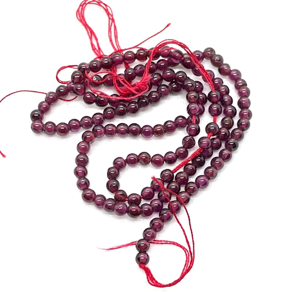 4mm Round Garnet Beads